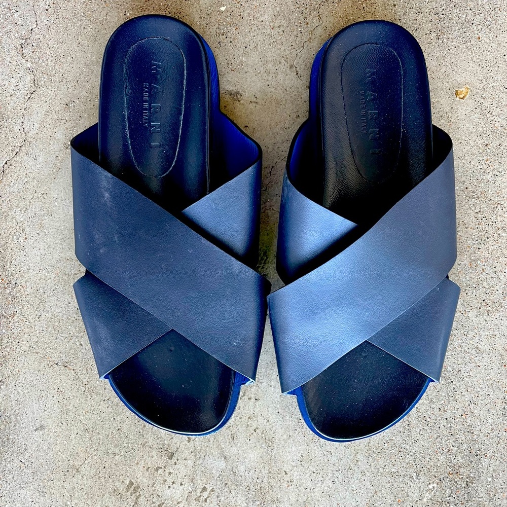 MARNI Italian Leather Sandal Size 39. Navy Blue, gently worn.